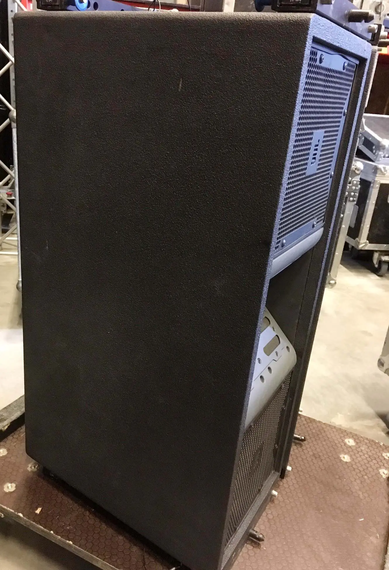 JBL VerTec VT4888 d'occasion